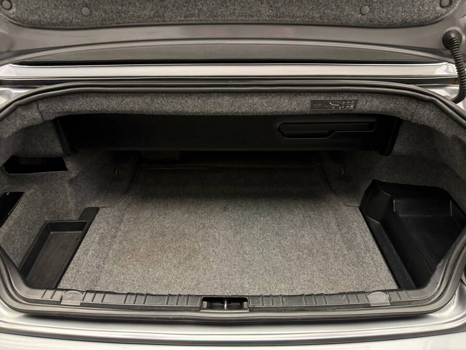 Image 16/19 of BMW 330Ci (2003)