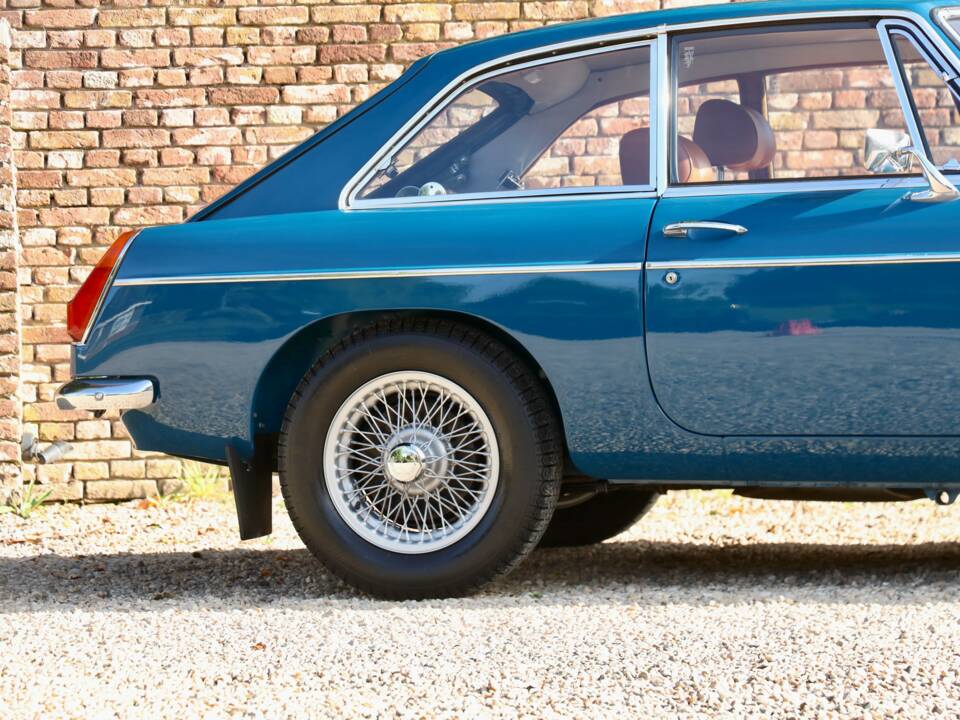 Immagine 40/50 di MG MGB GT (1971)