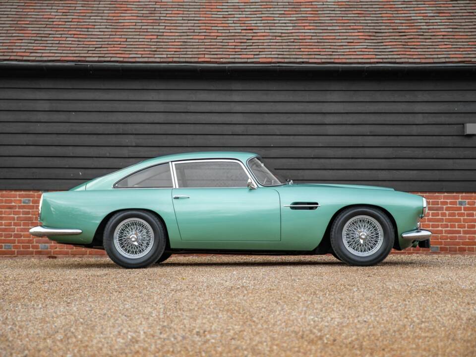 Afbeelding 3/50 van Aston Martin DB 2&#x2F;4 Mk II (1960)