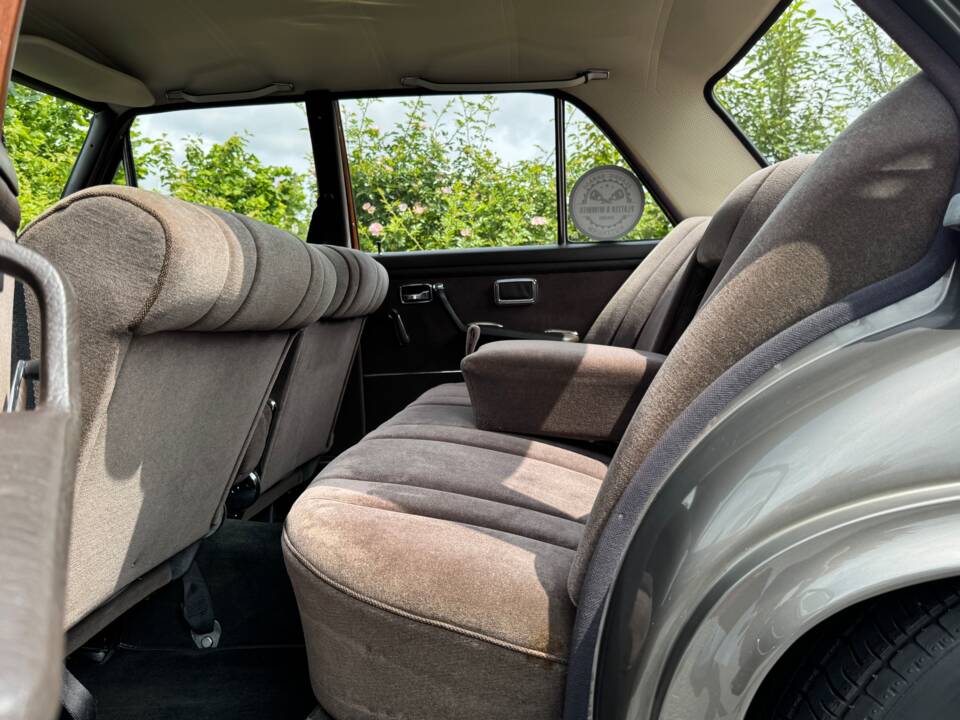 Image 21/47 of Mercedes-Benz 280 SE (1969)