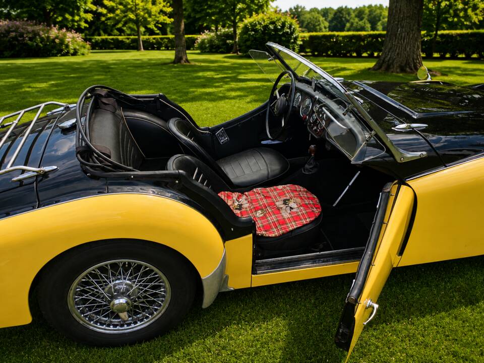 Afbeelding 2/21 van Triumph TR 3A (1961)