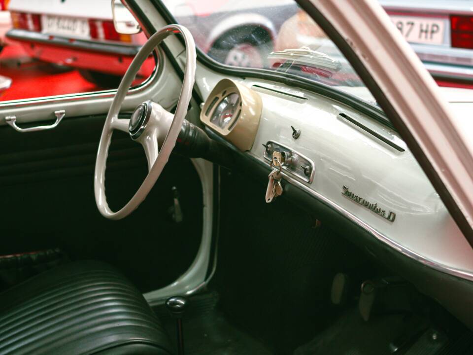 Image 25/32 of SEAT 600 D (1968)
