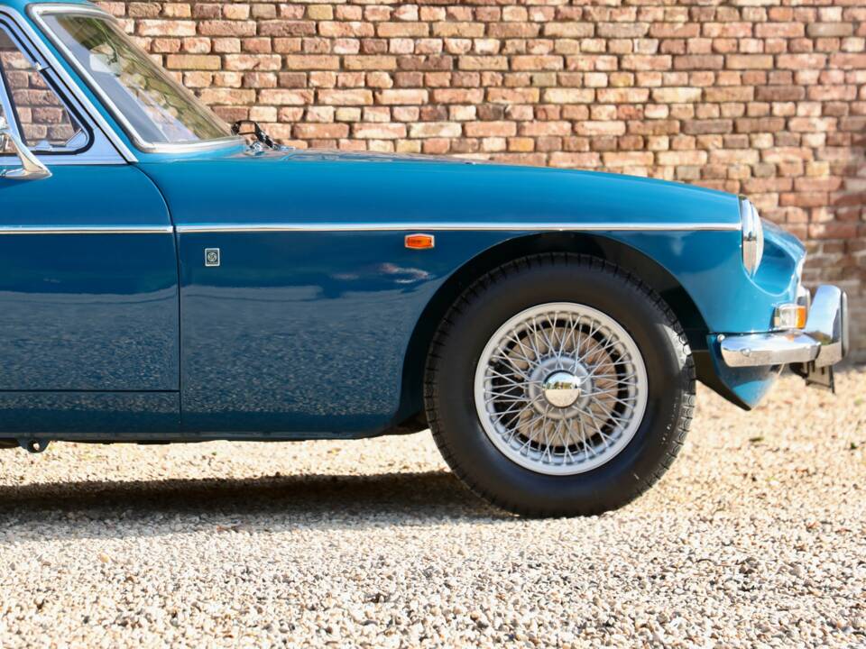 Immagine 39/50 di MG MGB GT (1971)