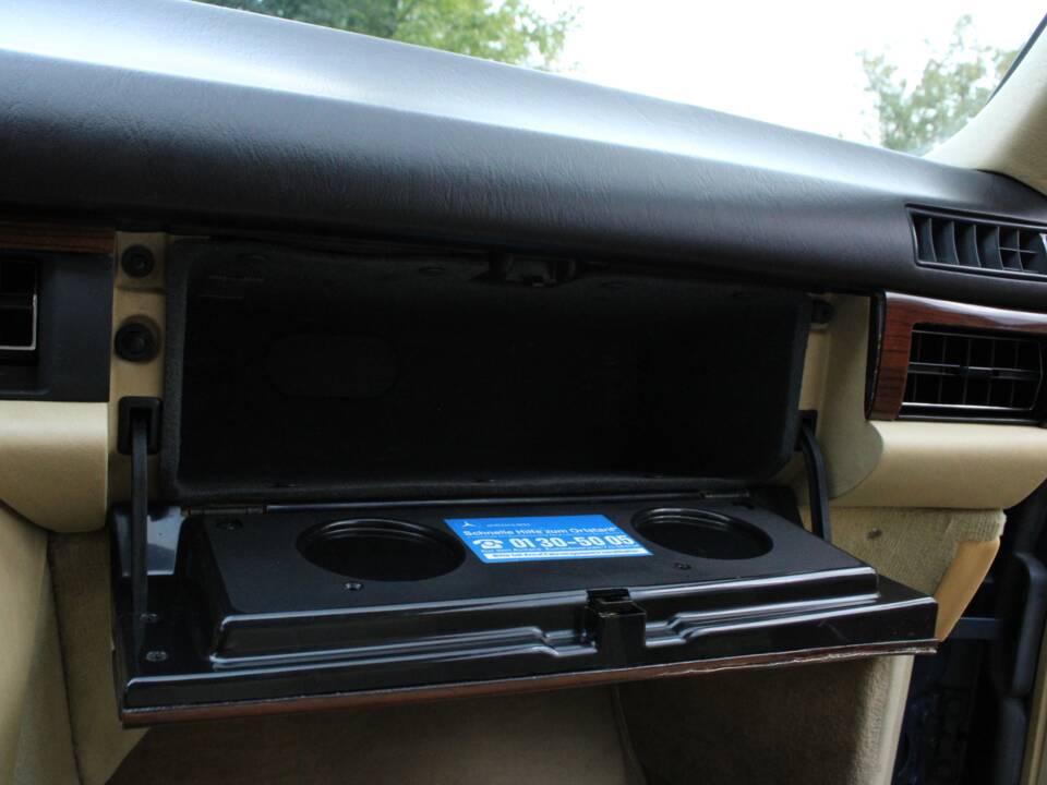Image 39/70 of Mercedes-Benz 500 SE (1984)
