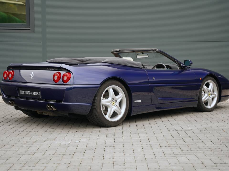 Image 5/50 de Ferrari F 355 Spider (1998)