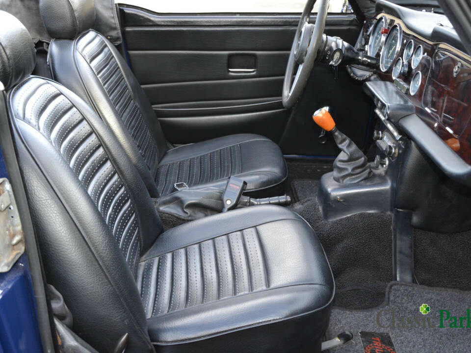 Image 29/50 of Triumph TR 6 (1975)