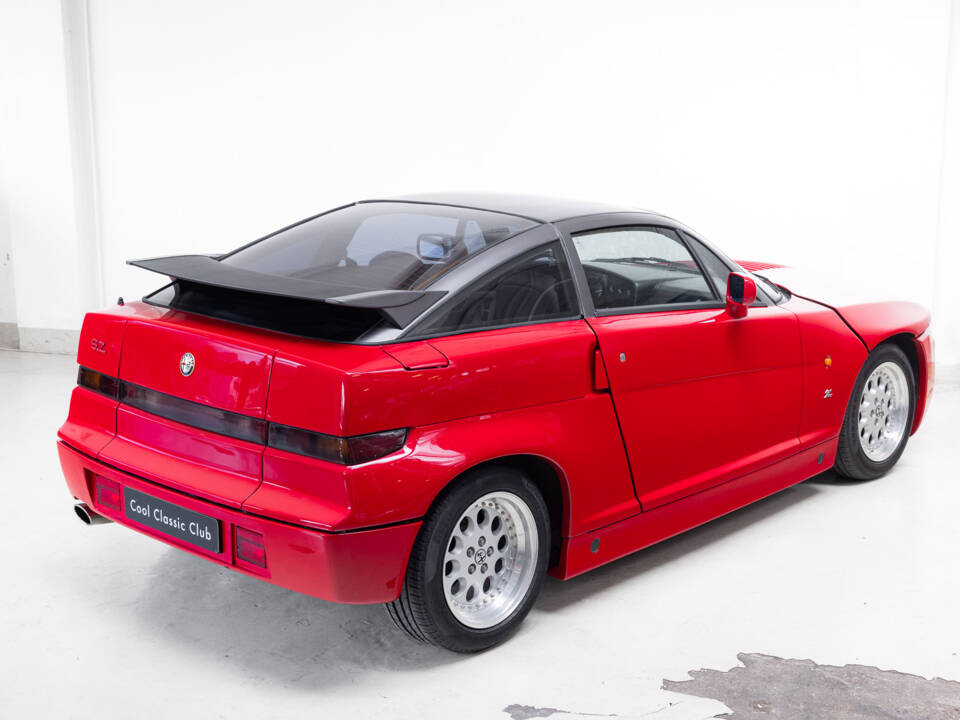 Image 5/32 de Alfa Romeo SZ (1994)