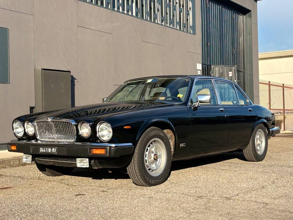 Imagen 1/19 de Jaguar XJ 6 4.2 (1981)