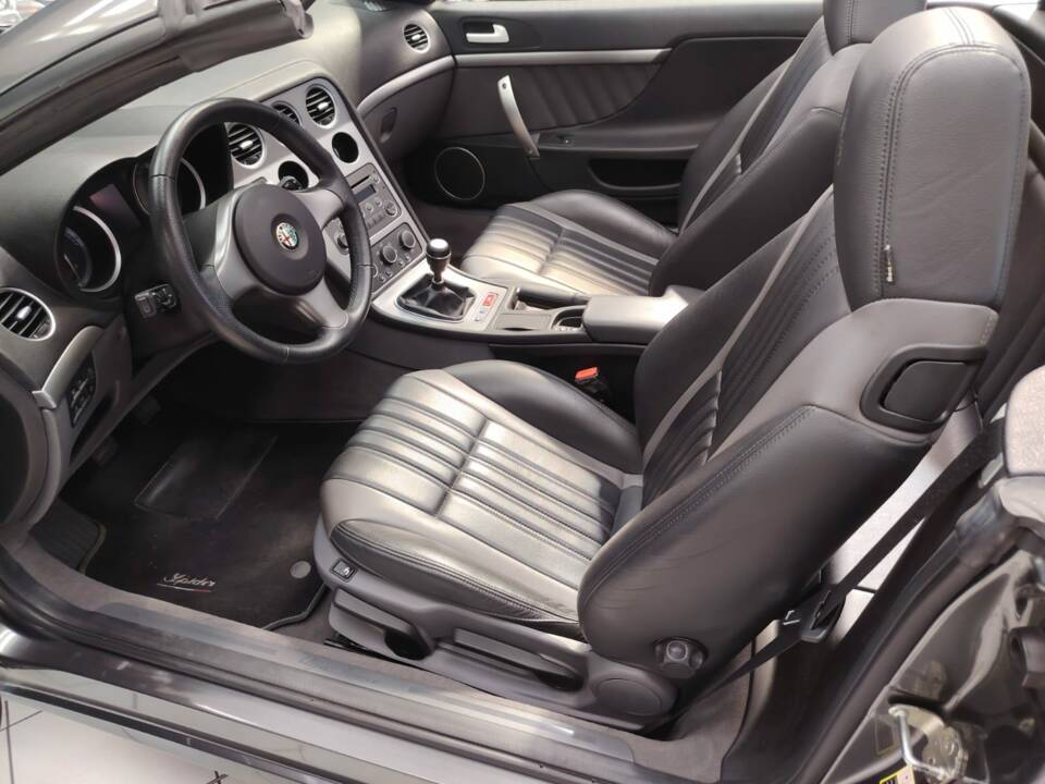 Bild 38/86 von Alfa Romeo Spider 2.2 JTS (2007)