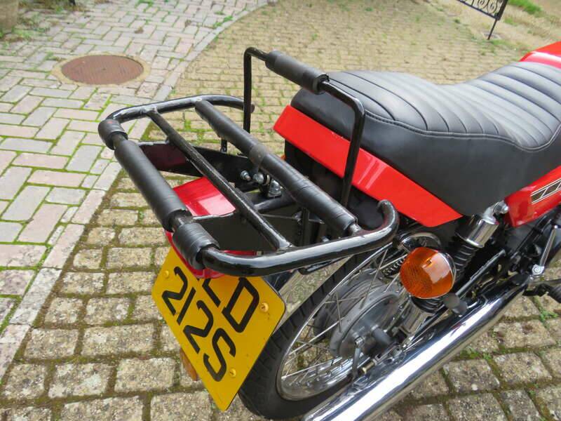 Image 37/40 of Yamaha RD 200 (1978)