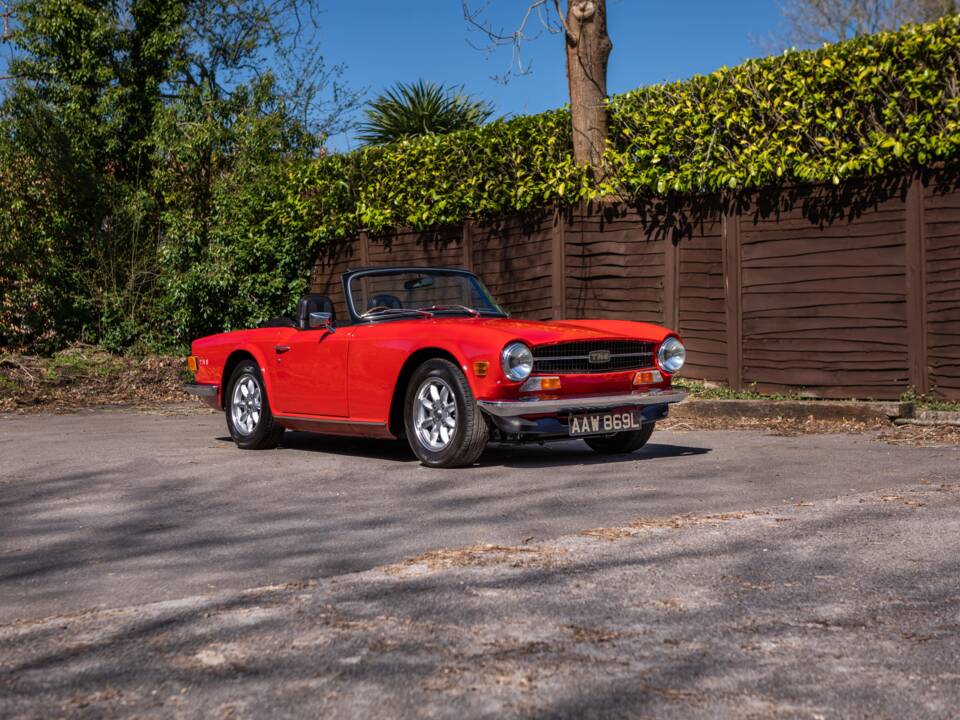 Image 19/41 of Triumph TR 6 (1972)
