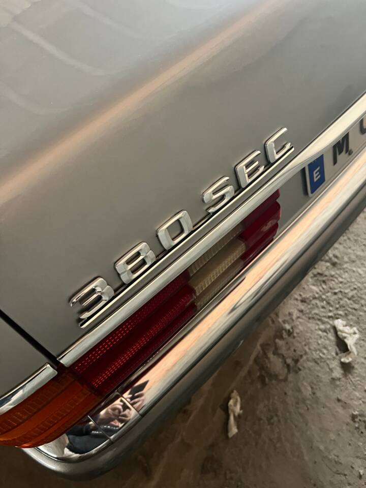 Image 2/77 of Mercedes-Benz 380 SEC (1982)