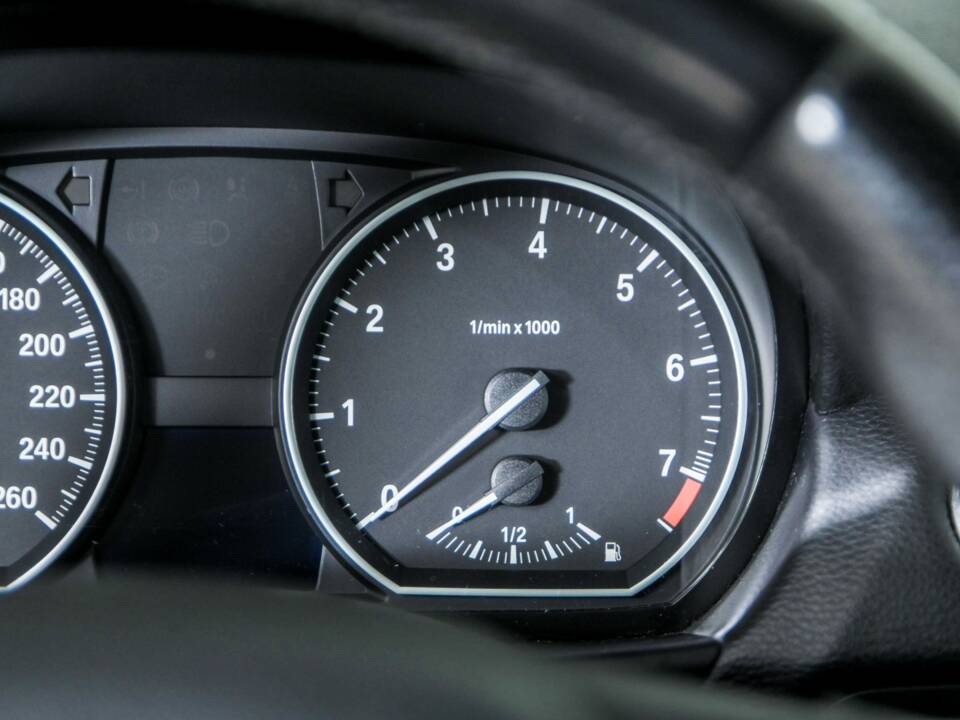 Image 21/50 of BMW 125i (2008)