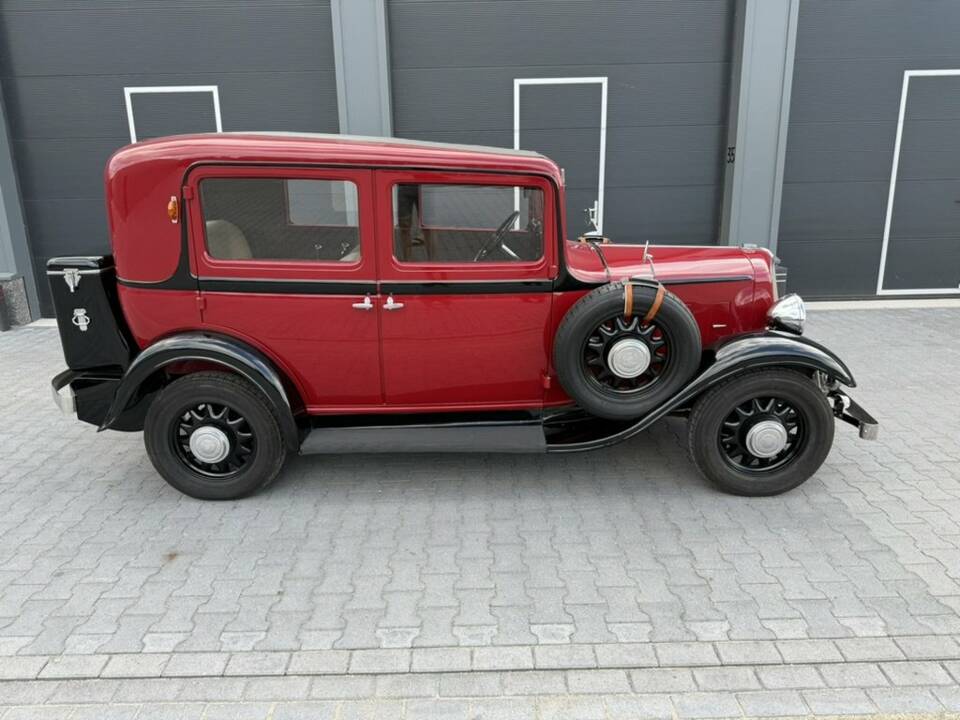 Image 6/8 of Renault Monaquatre (1934)