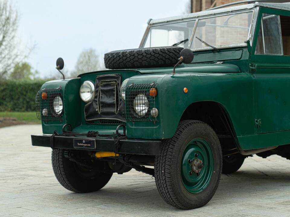 Bild 11/50 von Land Rover 88 (1978)