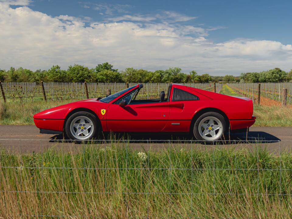 Image 8/60 of Ferrari 328 GTS (1986)