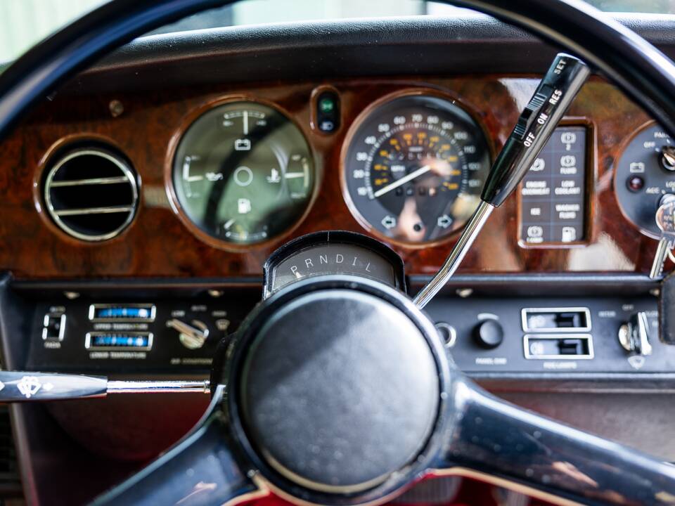 Immagine 47/50 di Rolls-Royce Silver Spirit (1981)