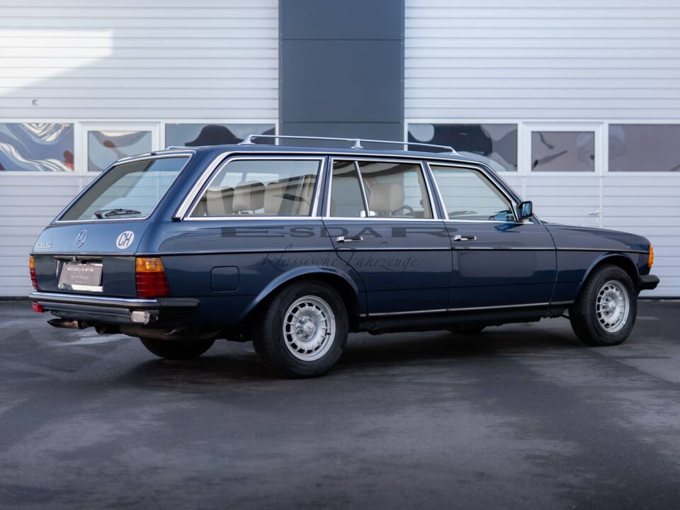Bild 2/36 von Mercedes-Benz 280 TE (1981)
