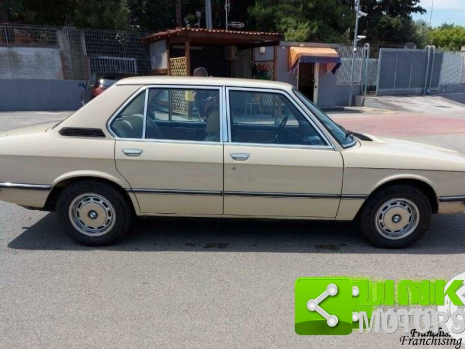 Image 8/10 de BMW 525 (1975)