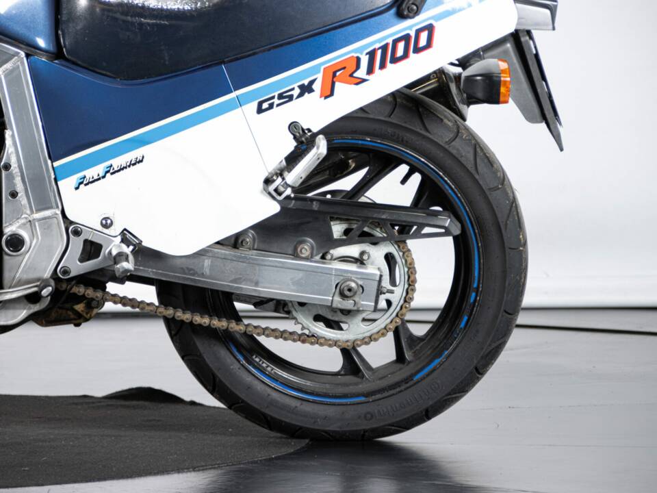 Immagine 14/47 di Suzuki GSX-R 1100 (1987)