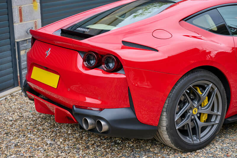 Image 15/50 of Ferrari 812 Superfast (2019)