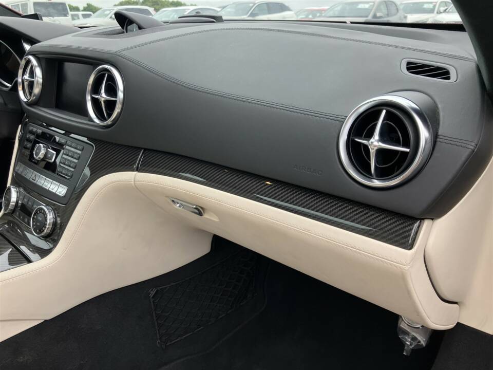Afbeelding 42/70 van Mercedes-Benz SL 63 AMG (2012)