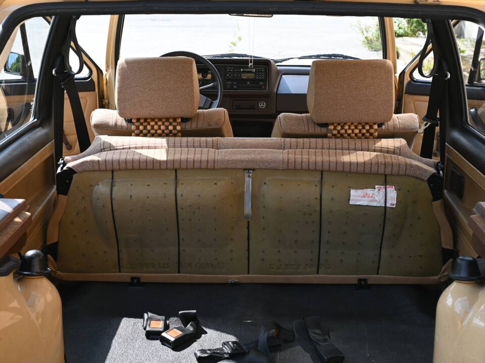 Immagine 9/26 di Volkswagen Golf Mk I 1.1 (1983)