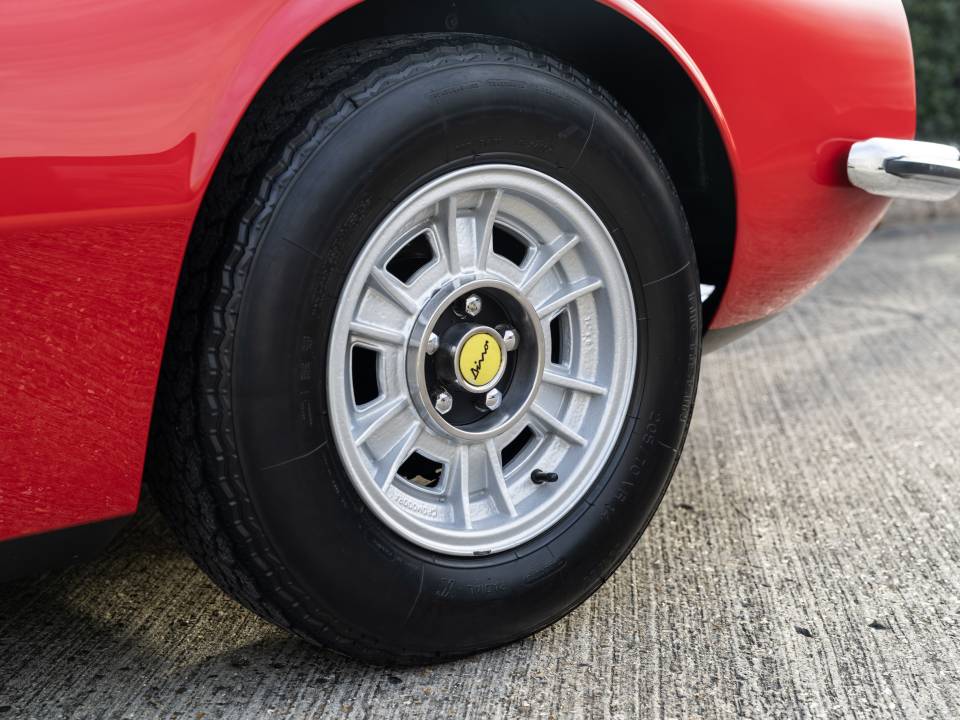 Afbeelding 11/31 van Ferrari Dino 246 GT (1972)