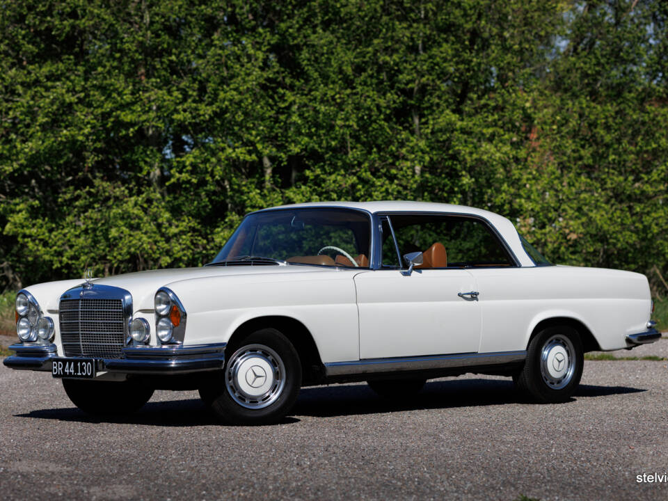 Image 3/38 of Mercedes-Benz 280 SE 3,5 (1970)