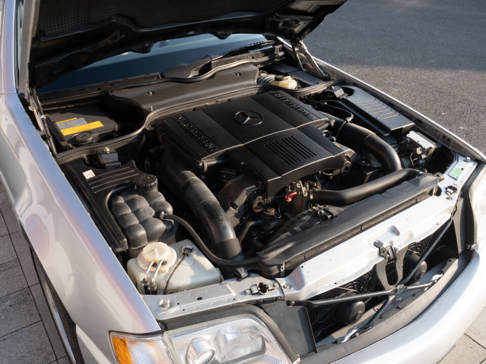 Bild 58/75 von Mercedes-Benz SL 500 (1997)