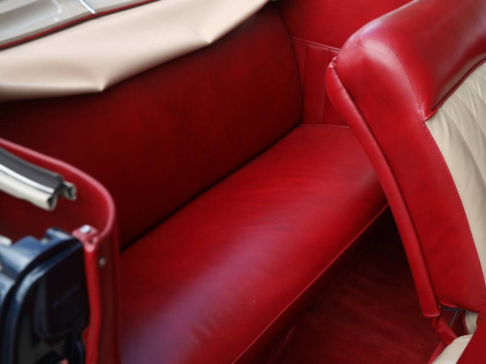 Image 35/50 de Cadillac 62 Convertible (1941)
