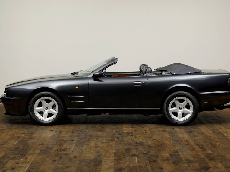 Image 2/15 de Aston Martin Virage Volante (1994)