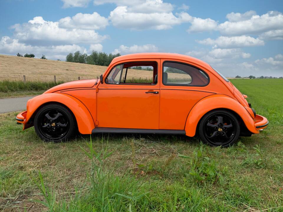 Image 5/8 of Volkswagen Beetle 1303 (1972)