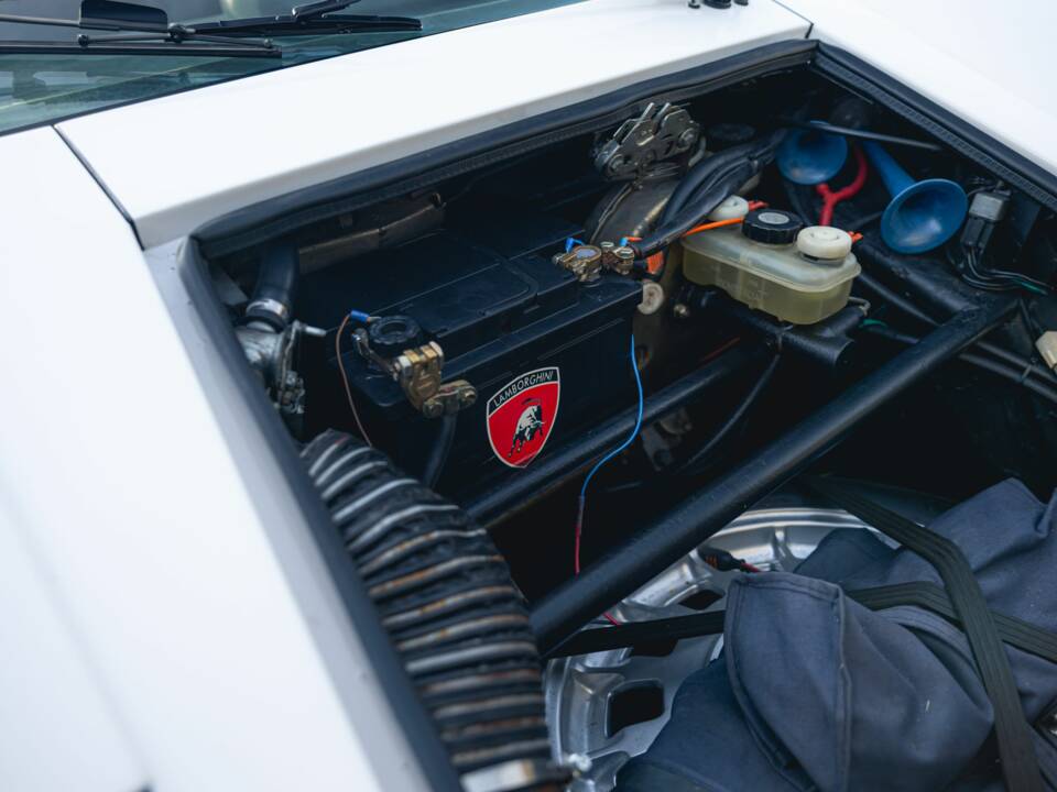 Image 36/73 of Lamborghini Countach LP 400 S (1980)