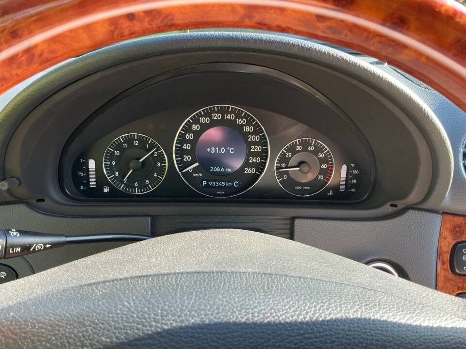 Immagine 19/41 di Mercedes-Benz CLK 320 (2003)