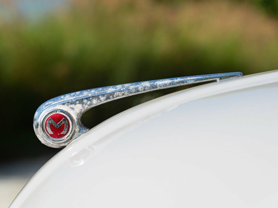Image 9/50 of Morris Minor 1000 (1958)