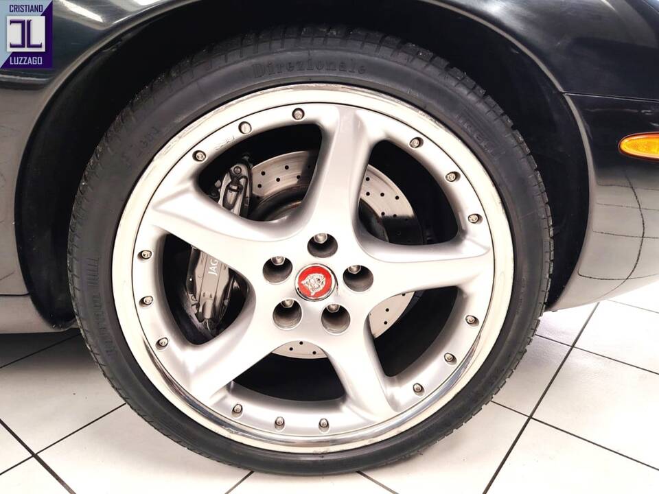Bild 21/65 von Jaguar XKR (1998)