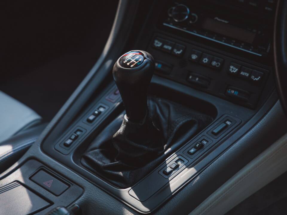 Bild 41/50 von BMW 850CSi (1994)