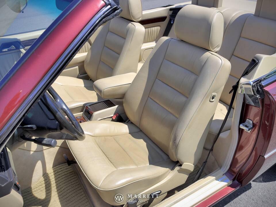 Bild 56/79 von Mercedes-Benz E 220 (1996)