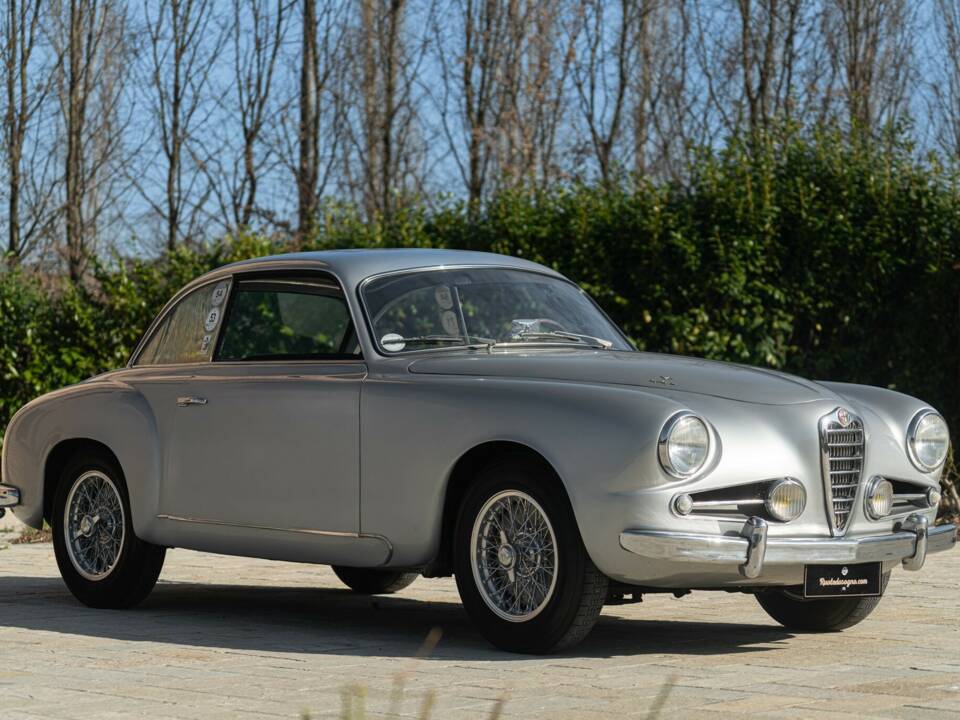 Image 2/50 de Alfa Romeo 1900 C Super Sprint Touring (1955)