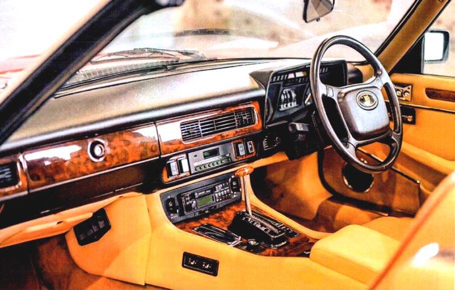 Image 13/15 of Jaguar XJ-S Convertible (1989)