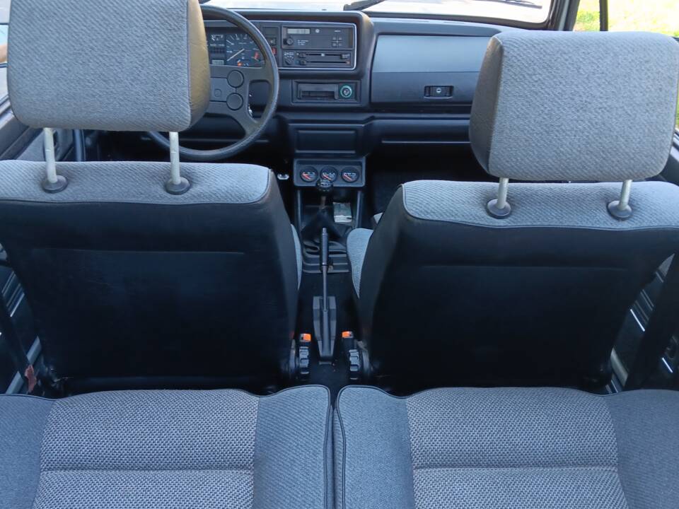 Bild 43/55 von Volkswagen Golf I Cabrio 1.8 (1985)