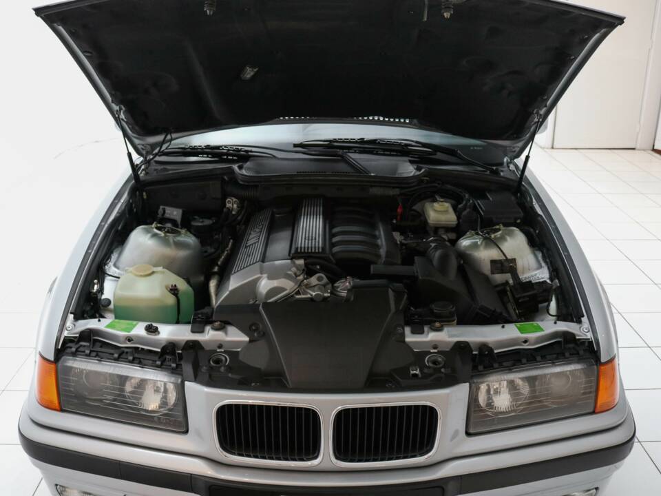 Imagen 15/28 de BMW 325i (1994)