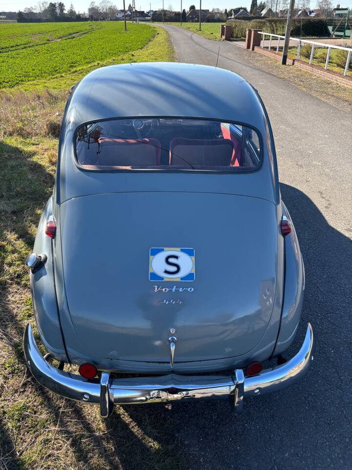 Image 16/133 of Volvo PV 444 (1954)