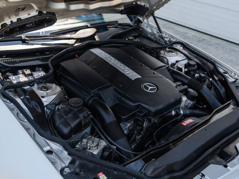 Image 70/86 de Mercedes-Benz SL 500 (2002)