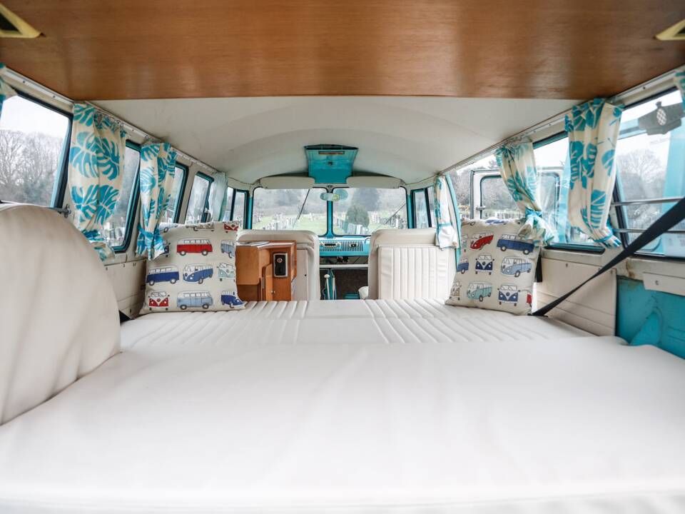 Image 21/40 of Volkswagen T2c Combi (1966)