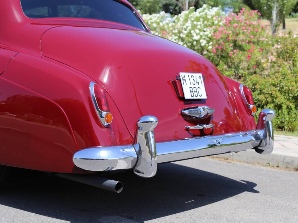 Image 8/81 of Bentley S 1 (1959)