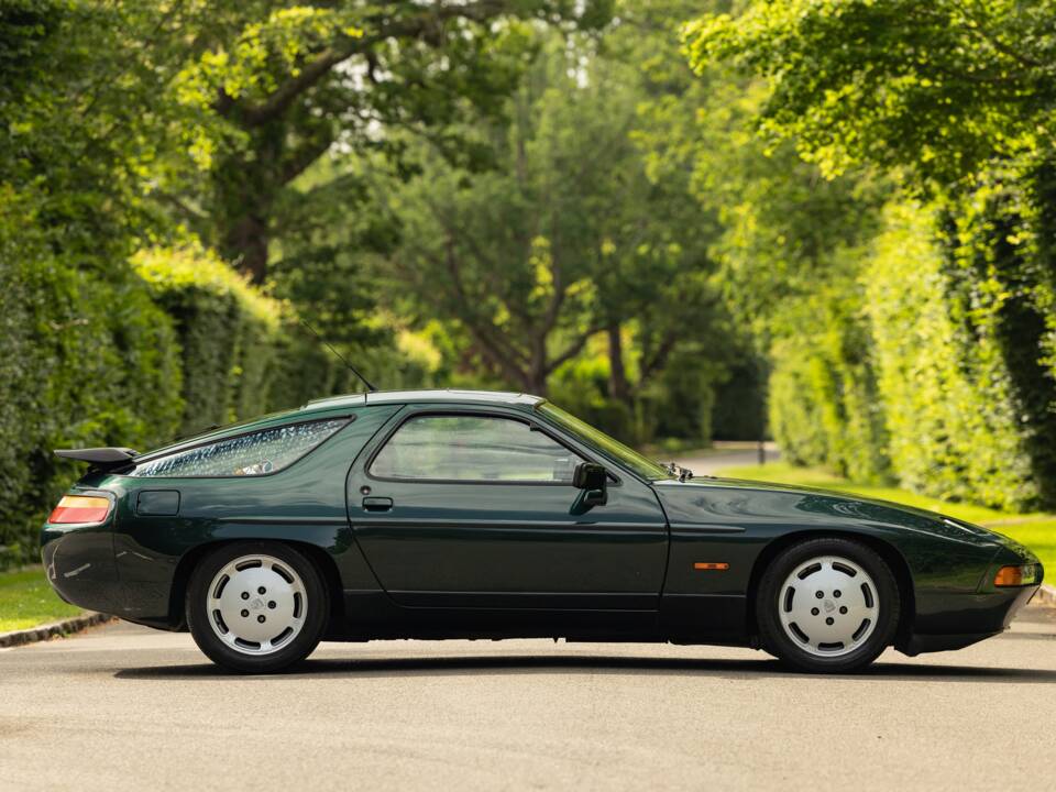 Bild 44/50 von Porsche 928 S4 (1989)