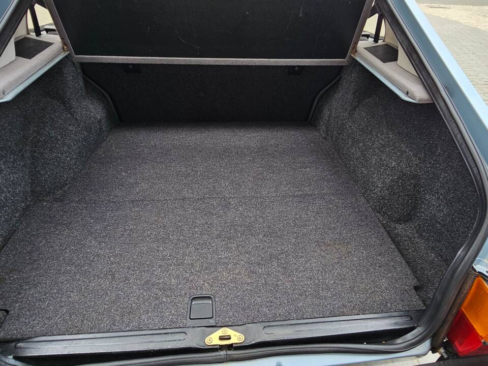Image 12/22 of Saab 900 S (1992)