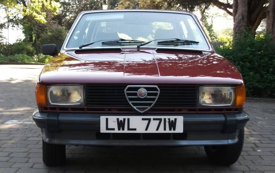 Image 5/9 of Alfa Romeo Giulietta 1.6 (1981)